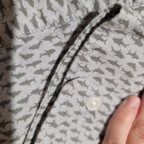 American Eagle AE Mens Seriously Soft Cotton Button Up Shark Gray Print sz L GUC - Picture 9 of 10